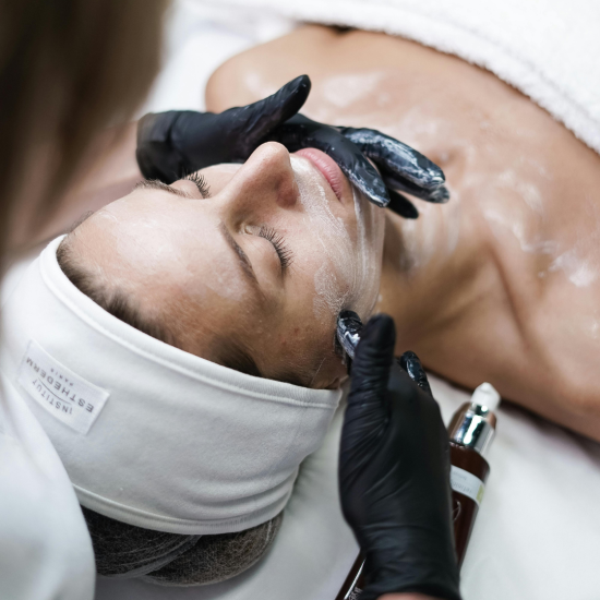 FACIAL TREATMENT